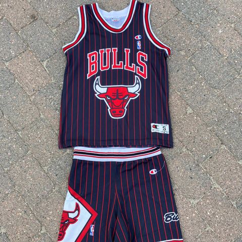 Chicago Bulls college jakke år 1993 | FINN.no Chicago Bulls college jakke år 1993 | FINN.no