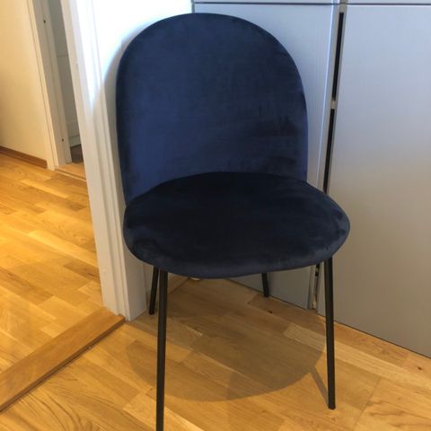 Loungestol konrad velur sort kremmerhuset | FINN.no Konrad loungestol mørk blå velur | FINN.no
