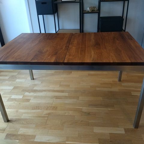 Nordic Curve Spisebord og 4 stk. Nordic Basic Classic Nordic Curve Spisebord og 4 stk. Nordic Basic Classic