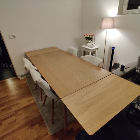Nordic Curve Spisebord og 4 stk. Nordic Basic Classic Nordic Curve Spisebord og 4 stk. Nordic Basic Classic