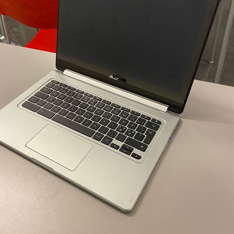 MacBook Air 13, kjøpt høst 2014 .Nytt batteri og lader.Pen MacBook Air 13, kjøpt høst 2014 .Nytt batteri og lader.Pen