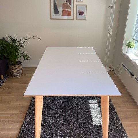 Nordic Curve Spisebord og 4 stk. Nordic Basic Classic Nordic Curve Spisebord og 4 stk. Nordic Basic Classic