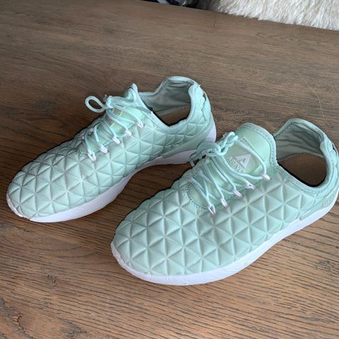 Air step fra lille vinkel sko str 37 | FINN.no Air step fra lille vinkel sko str 37 | FINN.no