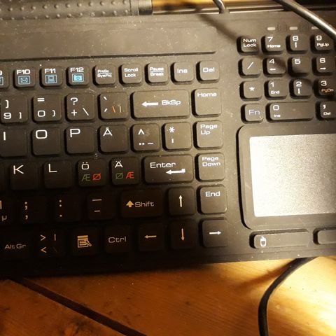 Lenovo tastatur med roller mouse pad | FINN.no Lenovo tastatur med roller mouse pad | FINN.no