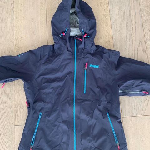 Kjerag Lady Jacket whood | FINN.no Kjerag Lady Jacket whood | FINN.no