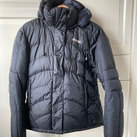 Lite brukt bergans jakke st Medium dame modell | FINN.no Lite brukt bergans jakke st Medium dame modell | FINN.no