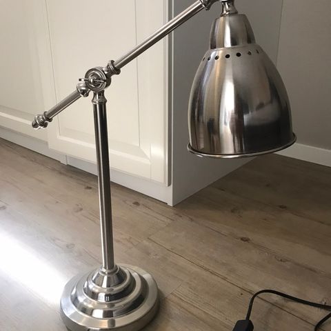 Chinon bordlampe fra Home and Cottage | FINN.no Chinon bordlampe Home & Cottage