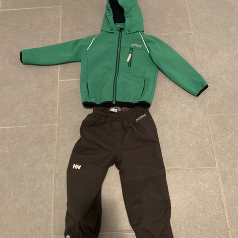 Helly Hansen Shelter jakke og bukse str 98 | FINN.no Helly Hansen Shelter jakke og bukse str 98 | FINN.no