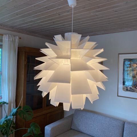 Frostet pendel i glass | FINN.no Normann Copenhagen Norm 69 white, XXL, kunst til salgs i