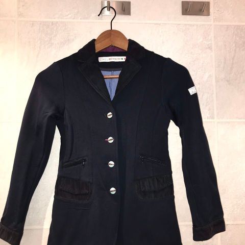 Kingsland stevnejakke | FINN.no Cavalleria Toscana jakke vurderer byttes | FINN.no