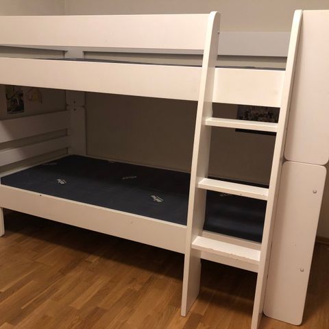 Pent brukt Stompa seng med skrivebord | FINN.no Pent brukt Stompa seng med skrivebord | FINN.no