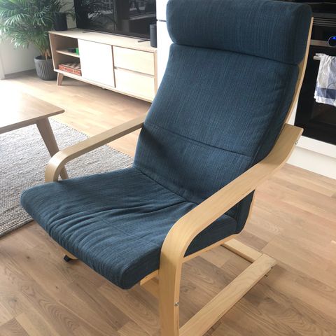 Tre stilrene og klassiske lenestoler mfotskammel fra IKEA POÄNG Gyngestol bjørkefinerGlose offwhite IKEA