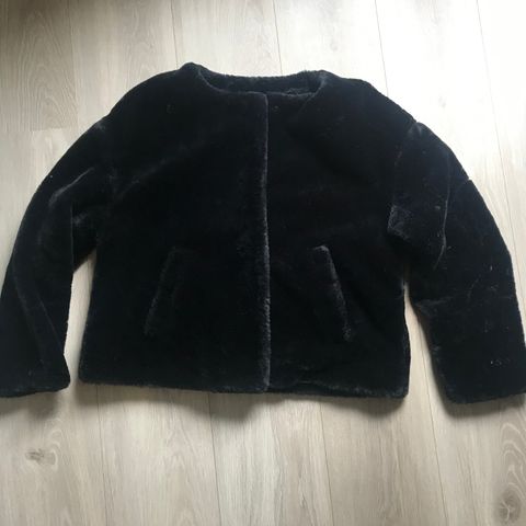 Tøff jakke fra Bik Bok i Teddy | FINN.no Teddy jakke fra Bik bok | FINN.no