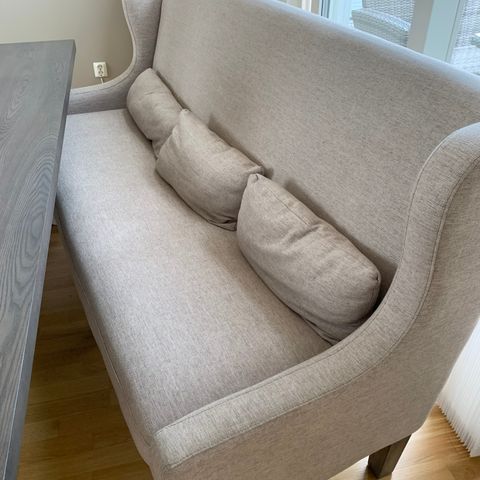 Home & Cottage – «Celine» spisestoler i grått stoff med grå Home & Cottage – «Celine» spisestoler i grått stoff med grå