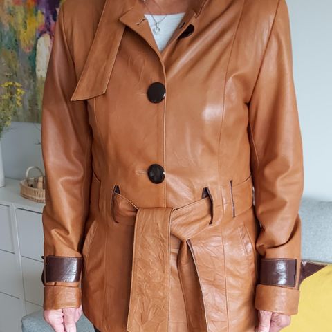 Rustbrun kåpe | FINN.no Rustbrun kåpe | FINN.no