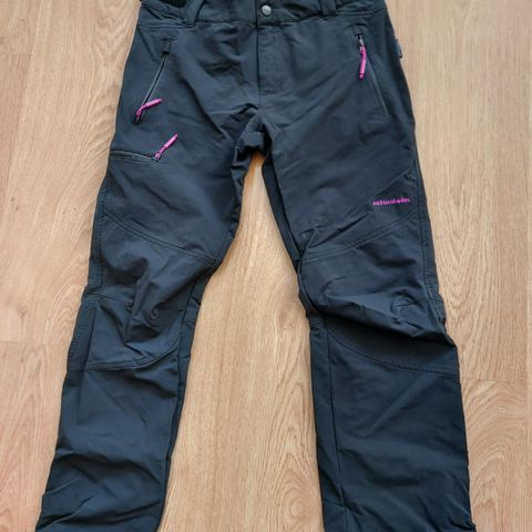 Jotunheim Krossbu softshellbukse str 164 | FINN.no Jotunheim softshell bukse str xs dame | FINN.no