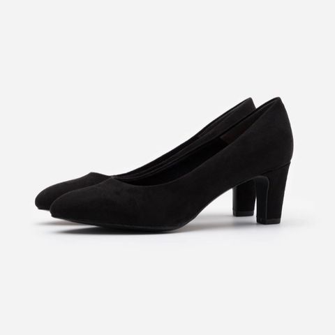 Klassiske høyhælte sko fra Clarks, str. 35,5 | FINN.no Klassiske høyhælte sko fra Clarks, str. 35,5 | FINN.no