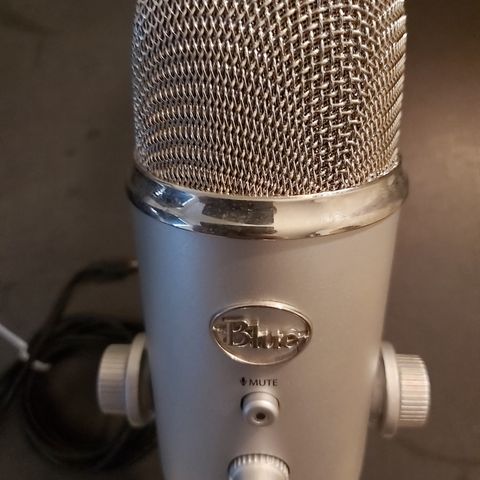 3 stk. AKG D5 | FINN.no AKG C5 VOCAL Condenser Mikrofon & Mogami Gold Studio
