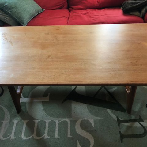 Salongbord i teak | FINN.no Teak salongbord i god stand | Salongbord, Spisebord, Leilighet