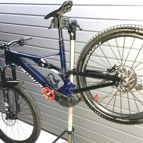 Reservert! Specialized Turbo Levo Expert Carbon (str L Test av Specialized Turbo Levo Comp Carbon | Test elsykkel