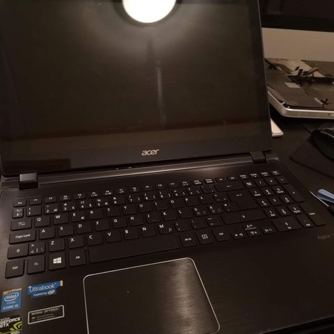acer aspire 5742g i skadet og i deler selges | FINN.no Acer Aspire 5742G 15,6 HD Komplett.no