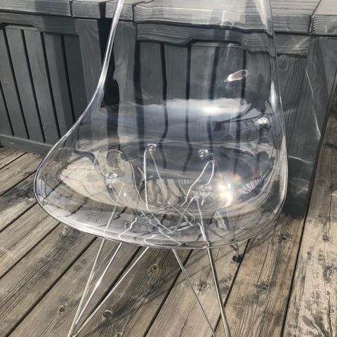 Transparent stol (lik Ghost Kartell) | FINN.no Transparent stoler (lik Ghost Kartell) | FINN.no
