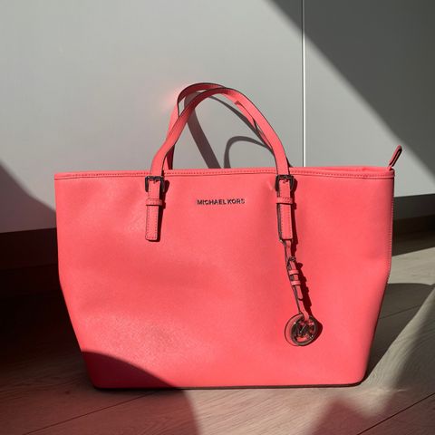 Michael Kors rosa veske | FINN.no Michael Kors rosa veske | FINN.no