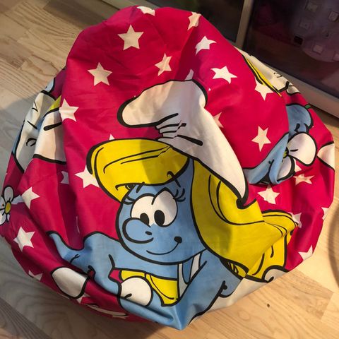 Saccosekk Smurfeline og Lynet McQueen | FINN.no Saccosekk Smurfeline og Lynet McQueen | FINN.no