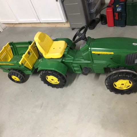 Leketraktor med tilhenger | FINN.no Leketraktor til salgs. | FINN.no