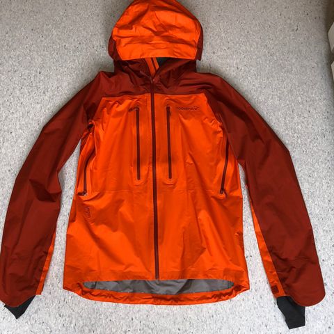 Ny Helly Hansen Odin Mountain softshell jakke til fjelltur Ny Helly Hansen Odin Mountain softshell jakke til fjelltur