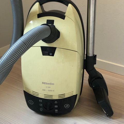 Miele støvsuger | FINN.no Støvsuger miele! Nypris 2600: | FINN.no
