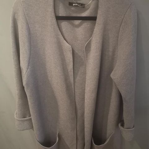Elle & IL fuskepels jakke beige str.M brukt 2 ganger Elle & IL fuskepels jakke beige str.M brukt 2 ganger