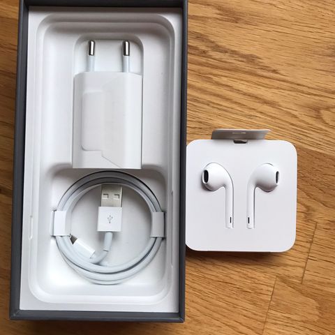 IKEA Koppla 3 port USB Charger | FINN.no KOPPLA USB lader med 3 porter hvit i 2020 | Hvit, Usb