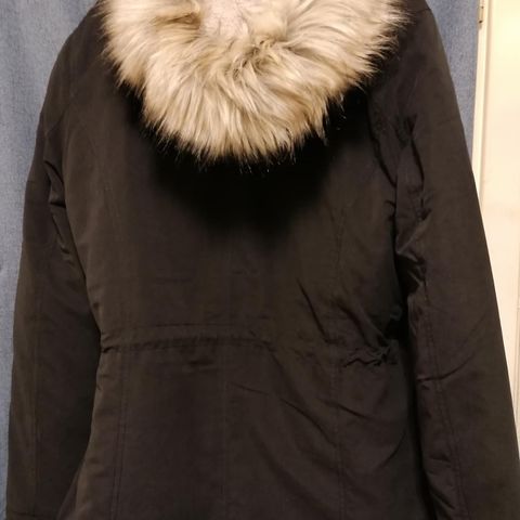 Nobis vinterjakkeparkas svart | FINN.no Nobis parka jakke (dame) | FINN.no