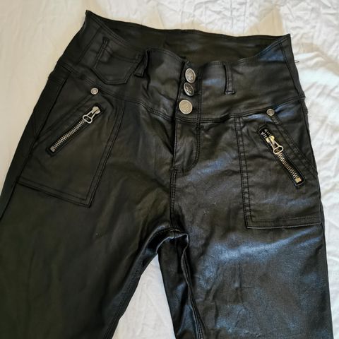 Sort skinnbukse, Style Butler , str 36 | FINN.no Sort skinnbukse, Style Butler , str 36 | FINN.no