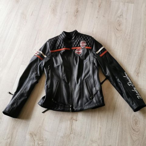 Rosa og Hvit MC skinnjakke | FINN.no Rosa og Hvit MC skinnjakke | FINN.no