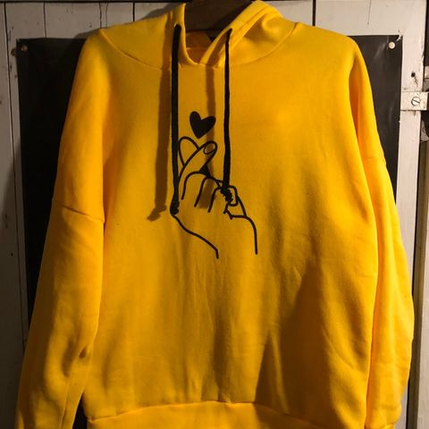 Pikachu hoodie genser til salgs! | FINN.no Pikachu hoodie genser til salgs! | FINN.no