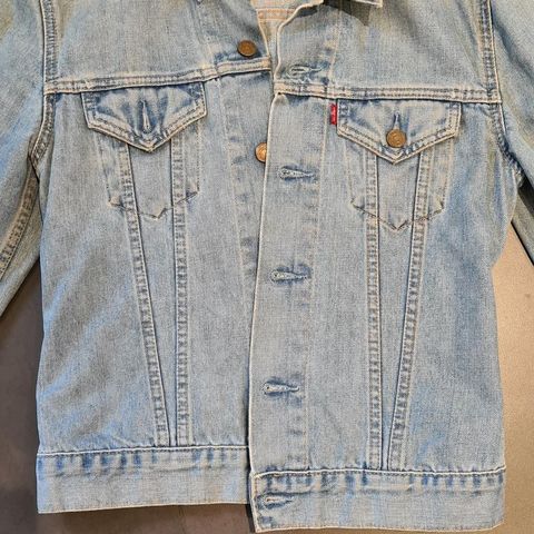 Original Levis jeans jakke str. M (herre). | FINN.no Original Levis jeans jakke str. M (herre). | FINN.no