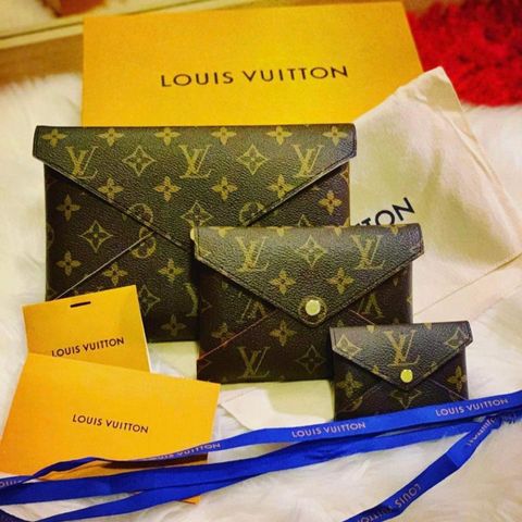 もうすぐ出品停止】Louis Vuitton Vパールフェクション austriangrass.com