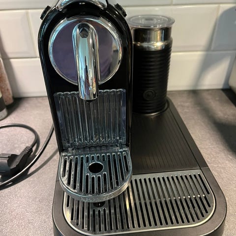 NESPRESSO CITIZ KAPSELMASKIN AV 