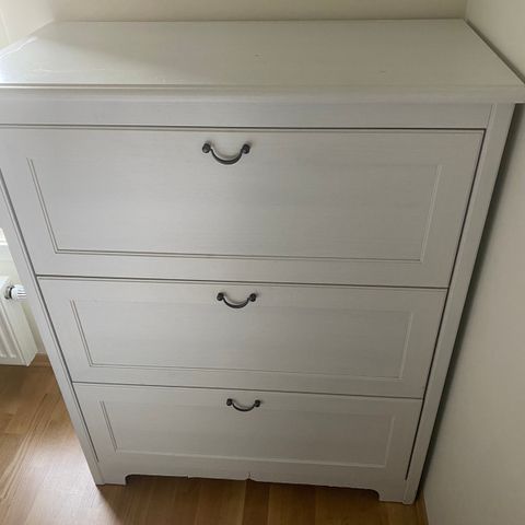 IKEA HEMNES nattbord/kommode med 2 skuffer, brun | FINN torget