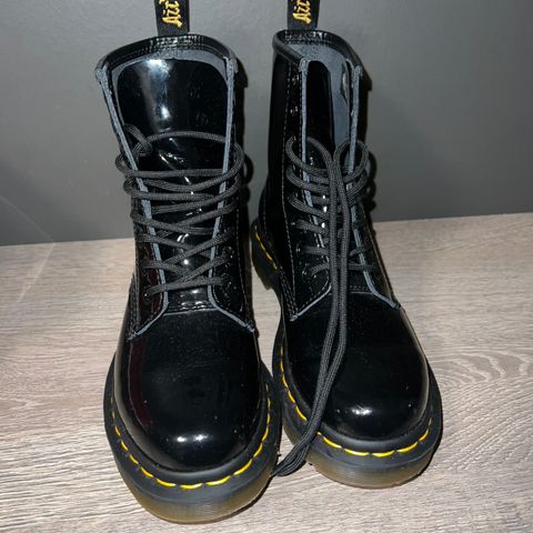 Pent brukte Dr. martens boots str. 36. FINN torget