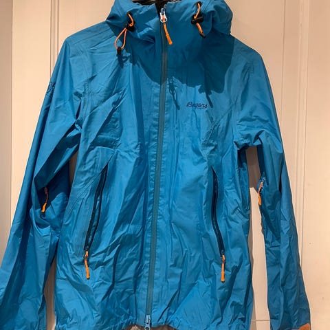 bergans-regnjakke-finn-torget