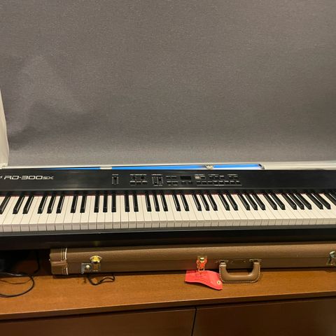 Roland RD-300-SX Keyboard + bag og pedal | FINN-torget