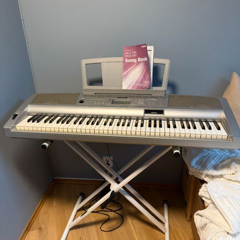 Roland RD-300-SX Keyboard + bag og pedal | FINN-torget