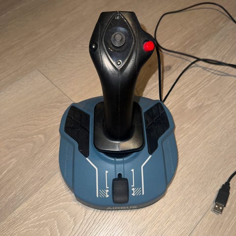 Thrustmaster TCA Officer Pack Airbus Edition | FINN-torget