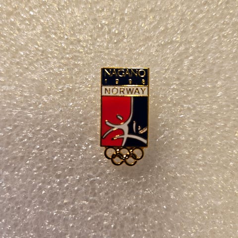Frimerke pins 20+5 post Norge Oslo 1952, gullvalør | FINN-torget