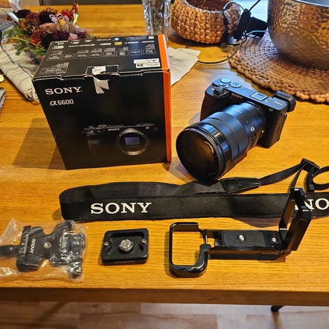 Sony Alpha 6400 m/veske, stativ ++ | FINN-torget