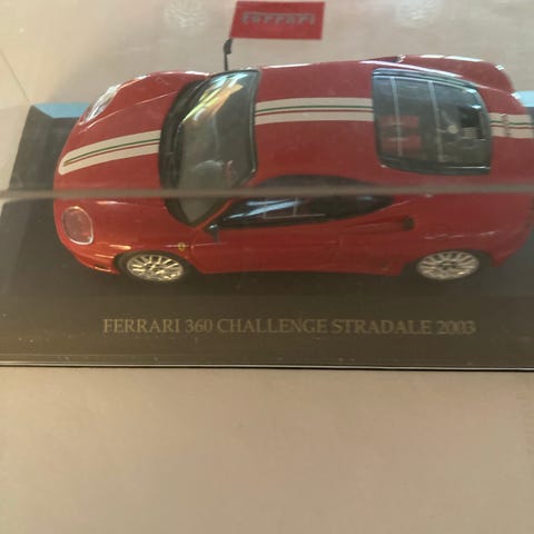 Ferrari F430 2005 modellbil rød | FINN-torget