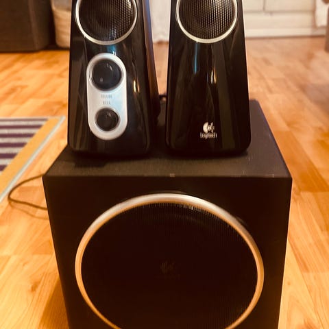 Logitech 2.1 høyttalersett med subwoofer (THX) | FINN-torget